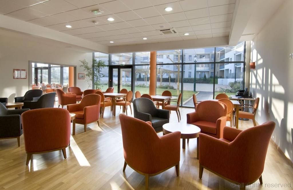 Domitys La Marquise Aparthotel Beaussais-Vitre  Exteriör bild